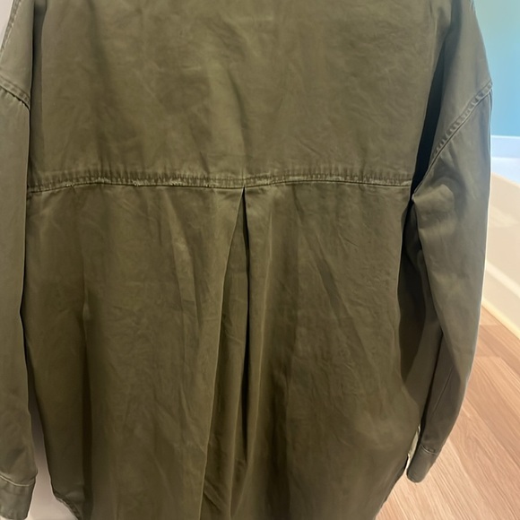 SO Distressed Shacket Small - Picture 5 of 5